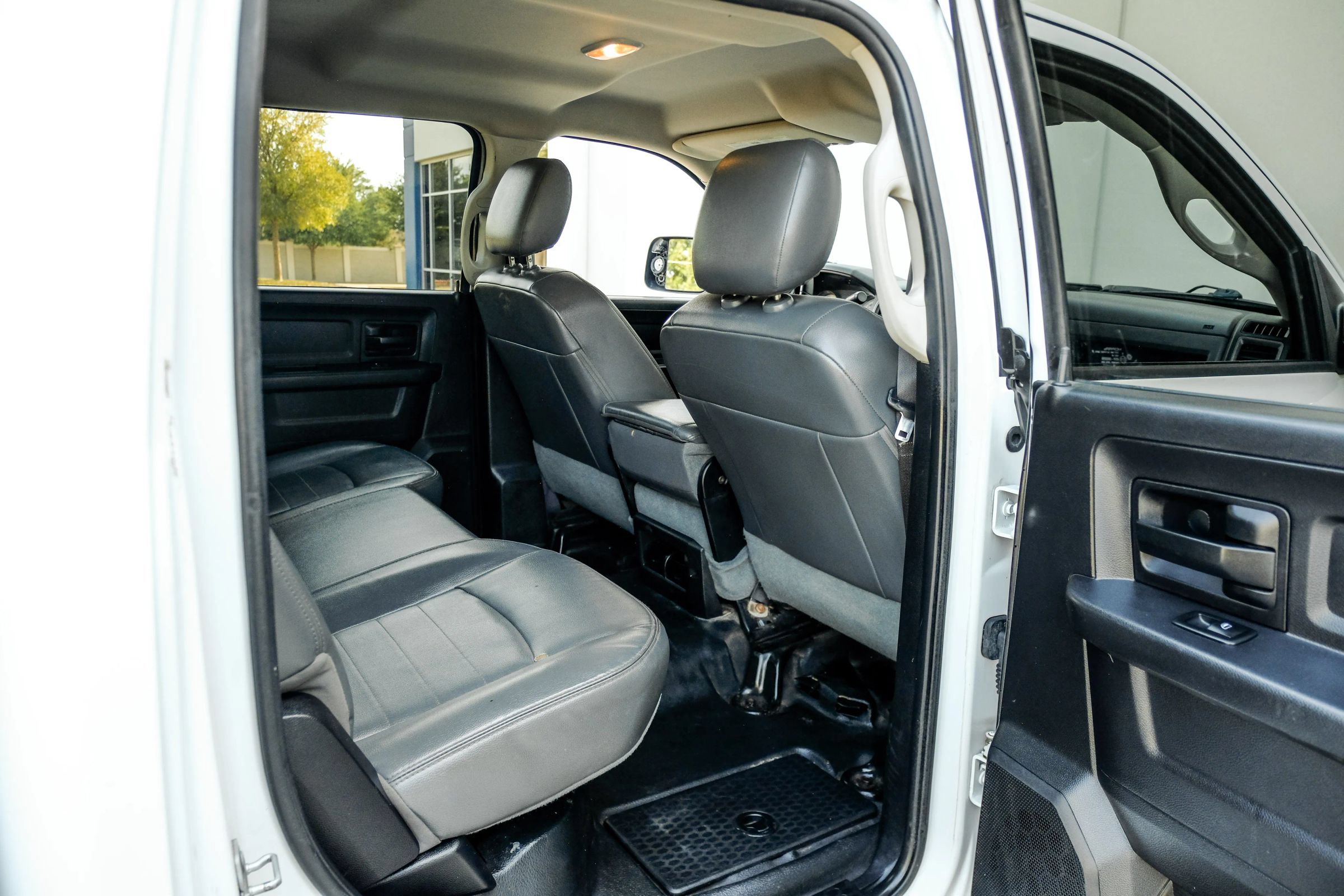 Used 2016 RAM 2500 Tradesman w/ Chrome Appearance Group RWD image 40