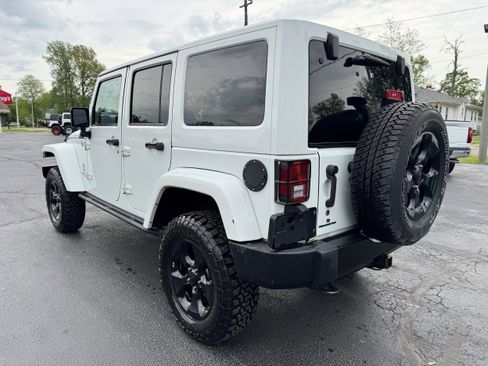 Used 2015 Jeep Wrangler Unlimited Sahara w/ Dual Top Group AWD/4WD image 5