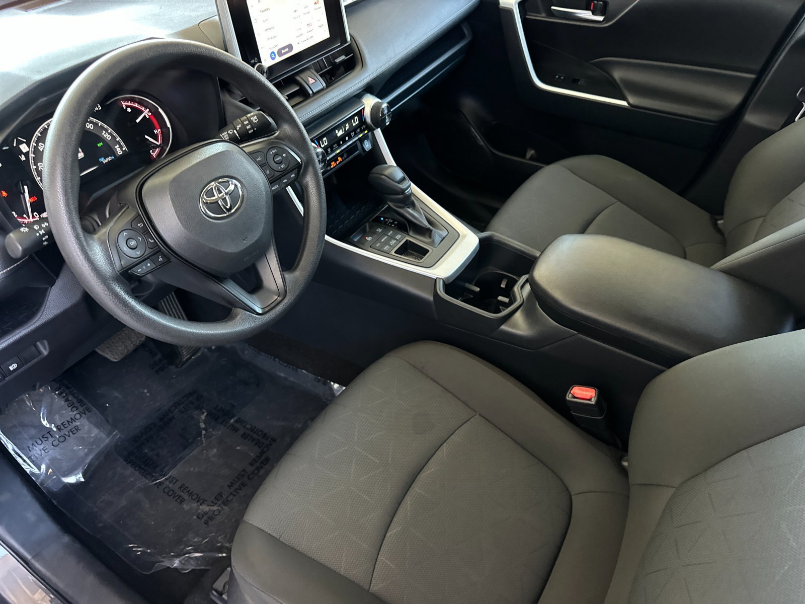 Used 2025 Toyota RAV4 XLE AWD/4WD image 9