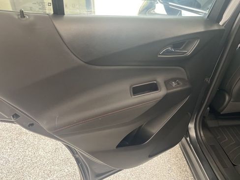 Used 2022 Chevrolet Equinox RS w/ RS Leather Package FWD image 27