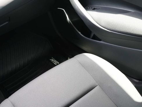 Used 2025 Toyota Corolla LE FWD image 22