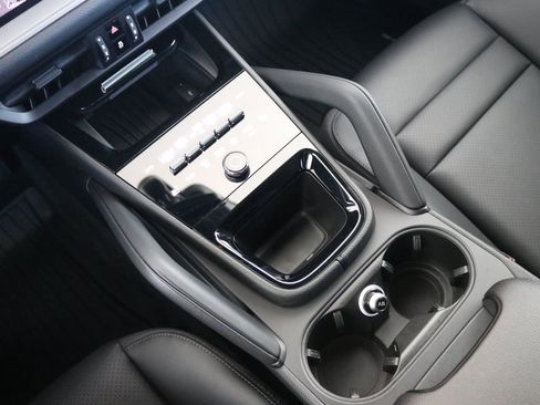 Used 2024 Porsche Cayenne image 51