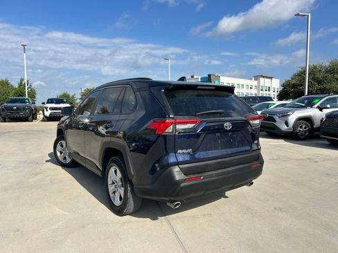Used 2021 Toyota RAV4 XLE FWD image 5