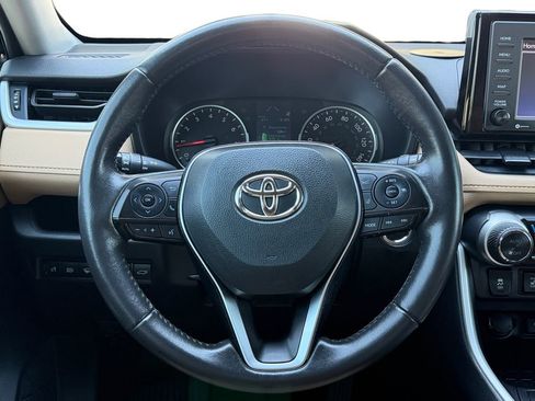 Used 2021 Toyota RAV4 XLE w/ Convenience Package AWD/4WD image 13