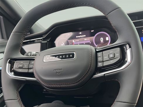 Used 2025 Jeep Wagoneer S Limited image 14