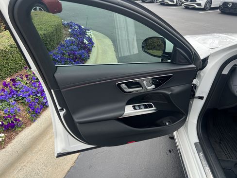 Used 2025 Mercedes-Benz E 350 Sedan image 14