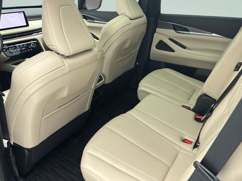 Used 2024 INFINITI QX60 Luxe AWD/4WD image 9