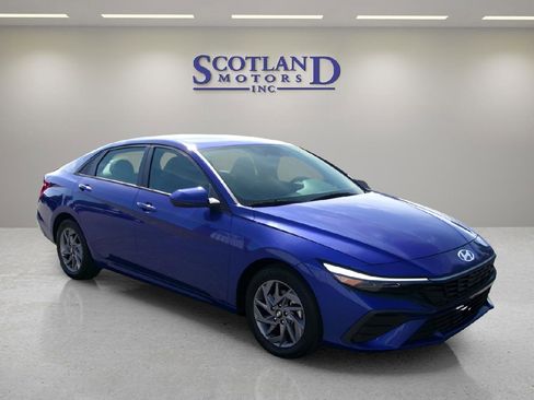 Used 2024 Hyundai Elantra SEL image 4