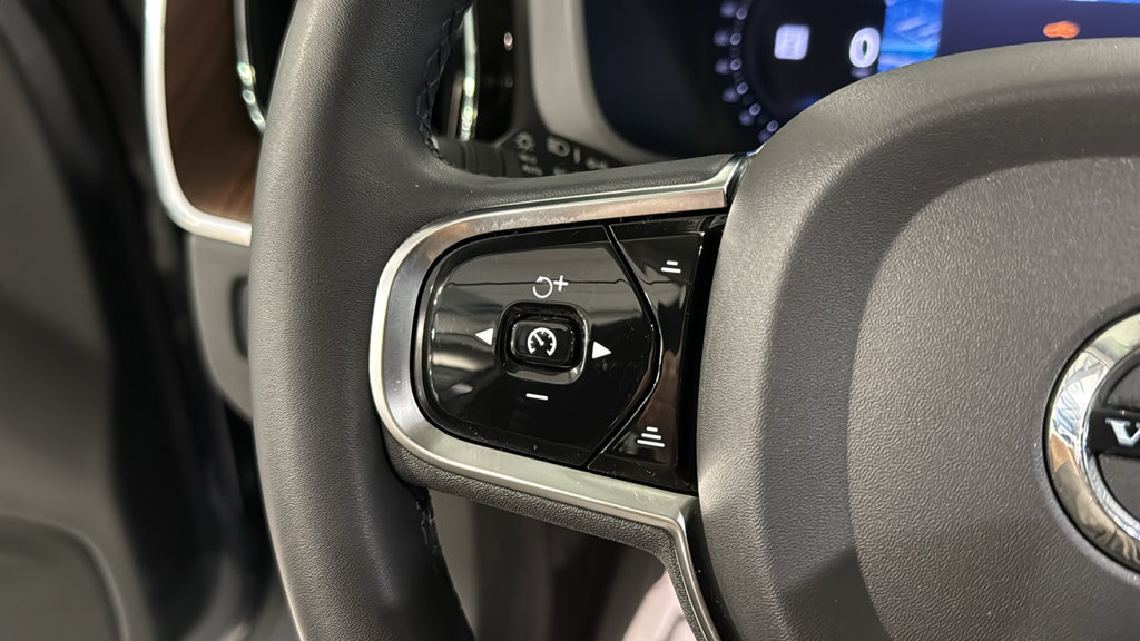 Used 2024 Volvo XC60 T8 Plus w/ Protection Package Premier AWD/4WD image 12