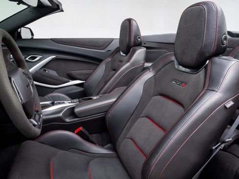 Used 2022 Chevrolet Camaro ZL1 RWD image 29