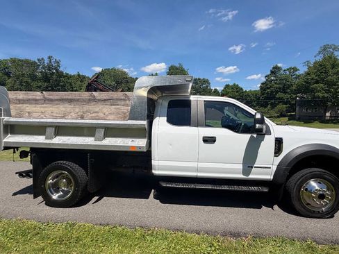 Used 2019 Ford F550 4x4 SuperCab Super Duty image 5