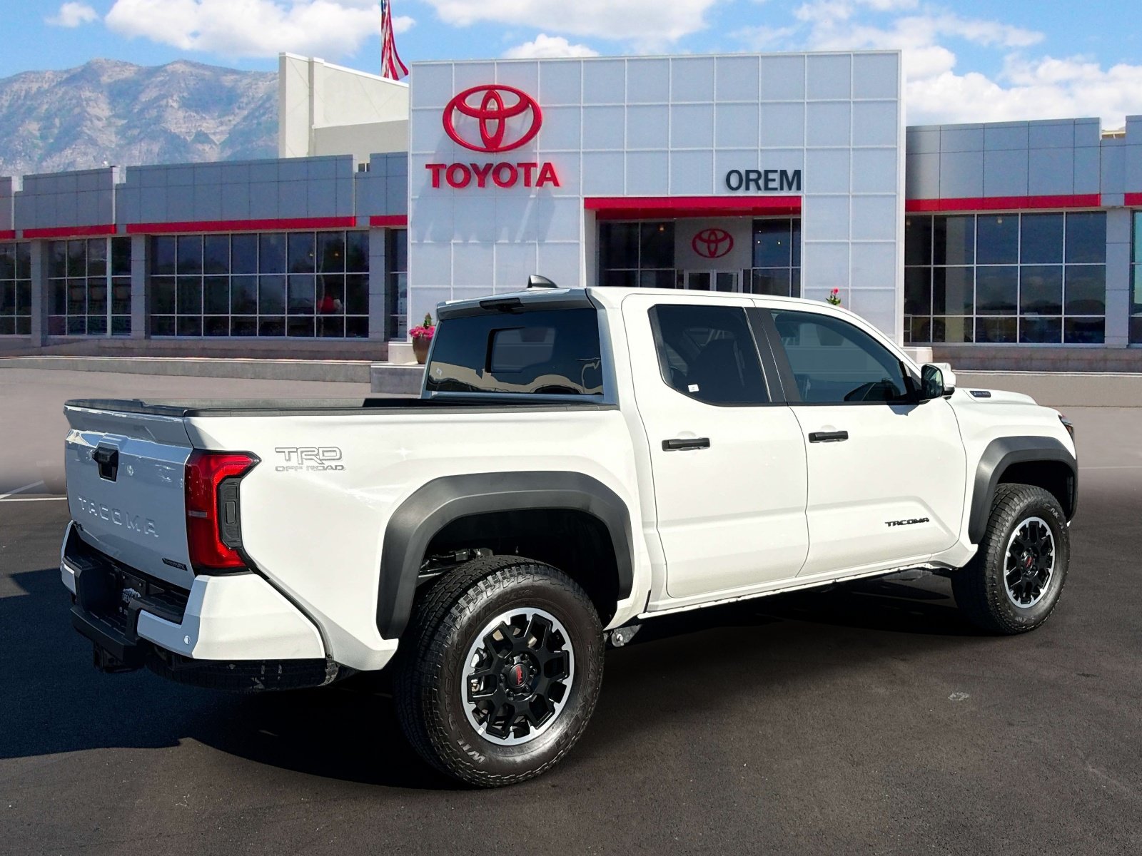 Used 2026 Toyota Tacoma TRD Off-Road w/ TRD Off Road Premium Package AWD/4WD image 3