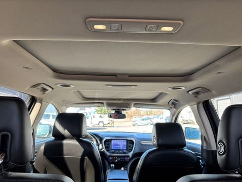 Used 2019 GMC Acadia Denali w/ GMC Pro Grade Package image 22