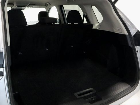 Certified 2025 Nissan Rogue SV image 12