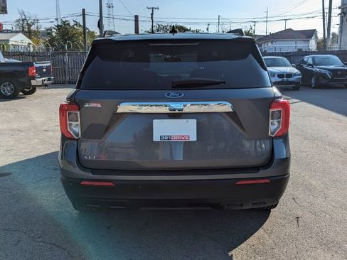Used 2023 Ford Explorer XLT RWD image 8