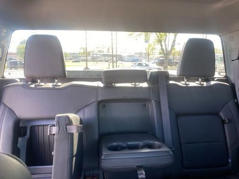 Used 2025 GMC Sierra 1500 SLT image 31