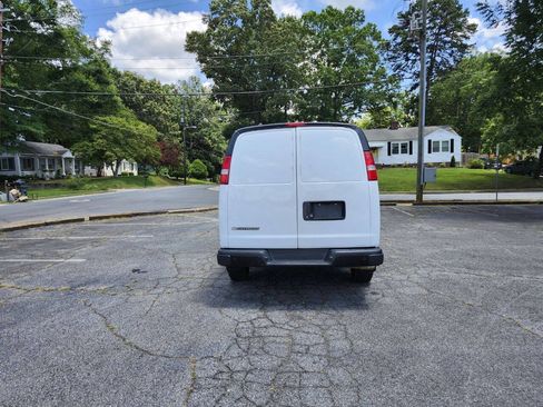 Used 2020 Chevrolet Express 3500 Extended w/ Driver Convenience Package RWD image 12