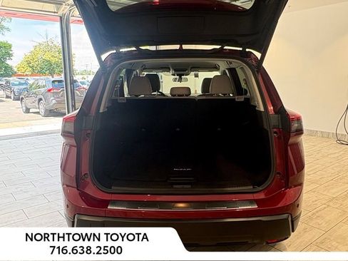 Used 2025 Nissan Rogue SV AWD/4WD image 6