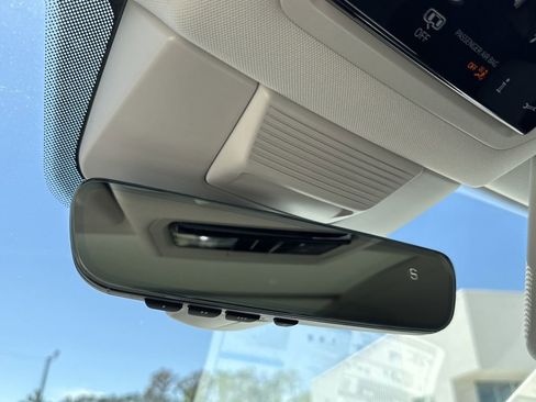 New 2026 Volkswagen Tiguan SE image 22