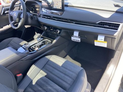 New 2026 Mitsubishi Outlander SE AWD/4WD image 34