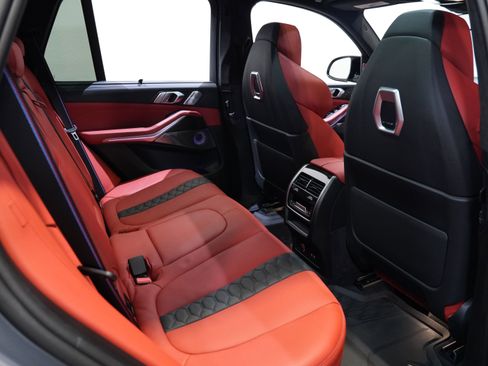 Used 2025 BMW X5 M Competition w/ Executive Package image 39