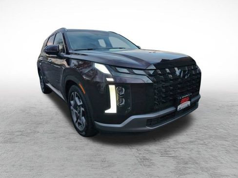 Used 2023 Hyundai Palisade SEL w/ Premium Package image 3