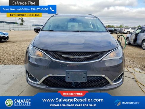 Used 2017 Chrysler Pacifica Touring-L Plus w/ Advanced Safetytec Group FWD image 7