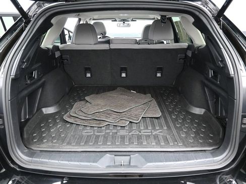 Used 2023 Subaru Outback Premium image 29