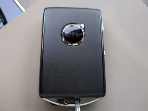 New 2026 Volvo XC90 B6 Plus w/ Protection Package Premier image 28