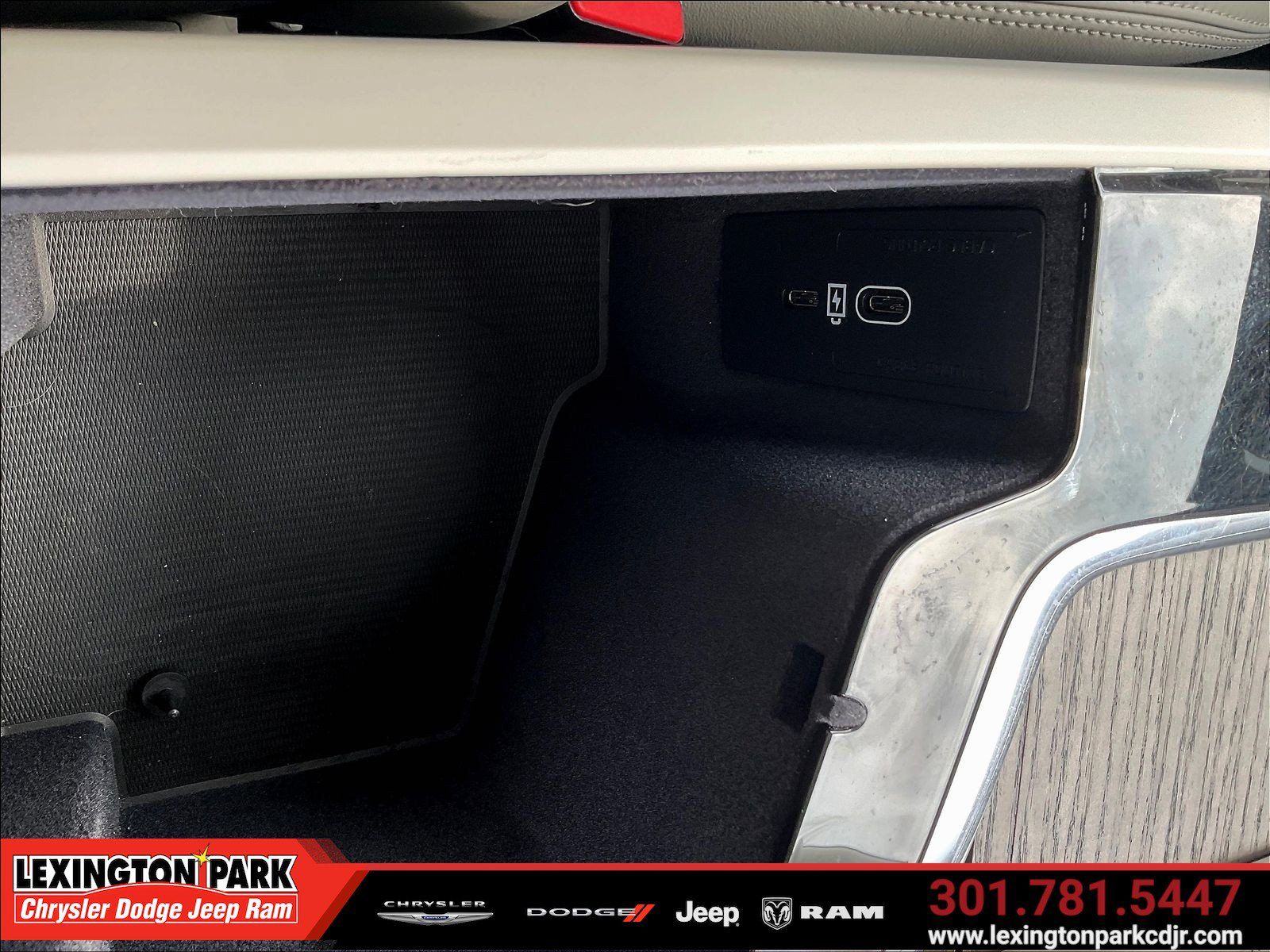 Used 2023 Volvo V90 B6 Cross Country Ultimate AWD/4WD image 15