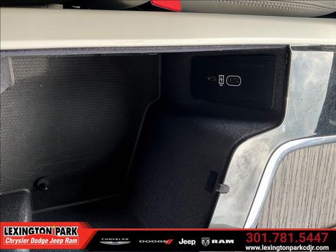 Used 2023 Volvo V90 B6 Cross Country Ultimate AWD/4WD image 15