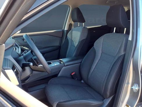 Used 2022 Nissan Rogue SV image 3