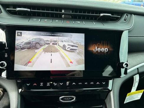 New 2026 Jeep Grand Cherokee Limited w/ Limited Altitude Package AWD/4WD image 18