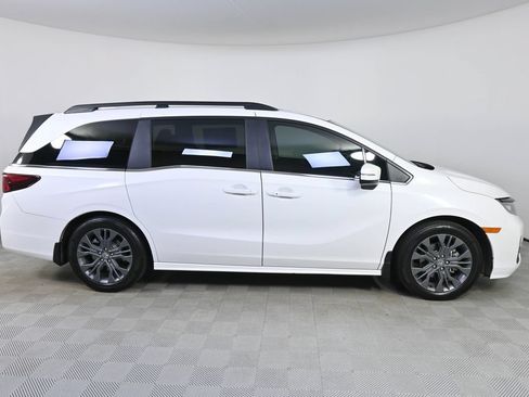 Used 2025 Honda Odyssey Touring image 28