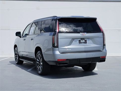 Used 2024 Cadillac Escalade ESV Sport image 5