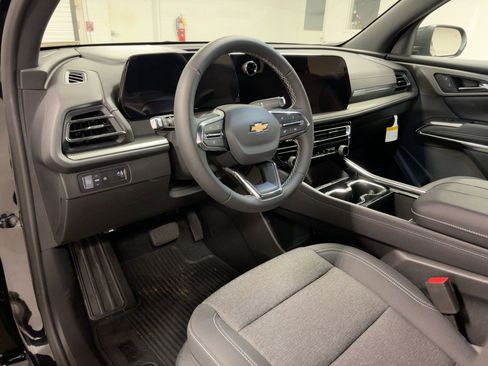 New 2026 Chevrolet Traverse LT w/ Sun and Wheel Package image 3