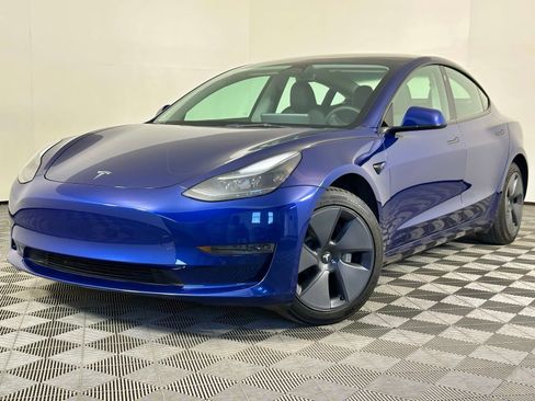 Used 2023 Tesla Model 3 Standard Range image 40