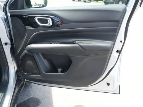 New 2026 Jeep Compass Latitude AWD/4WD image 19