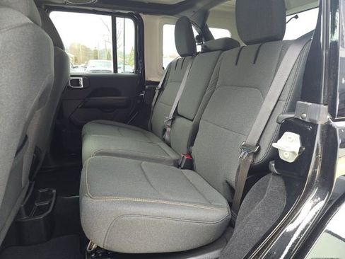 Certified 2025 Jeep Wrangler Unlimited Sahara w/ Safety Group image 21