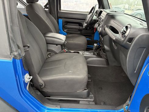 Used 2016 Jeep Wrangler Sport w/ Connectivity Group image 7