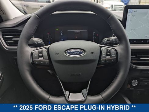 New 2025 Ford Escape SE image 28