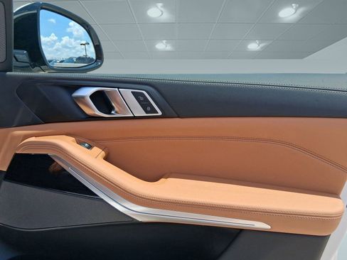 Used 2026 BMW X5 xDrive40i w/ M Sport Package image 32