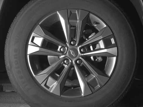 Used 2025 Chevrolet Equinox LT FWD image 13