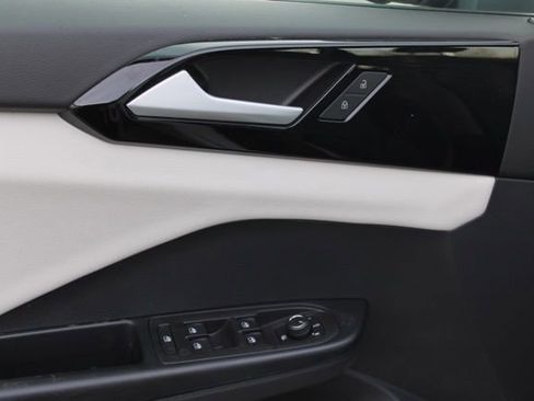 New 2026 Volkswagen Taos S image 11