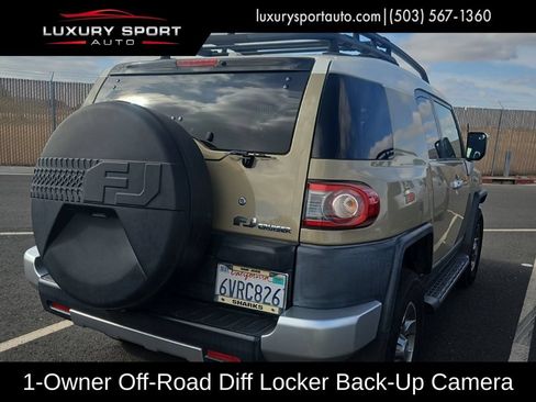 Used 2012 Toyota FJ Cruiser 4WD w/ Convenience Pkg image 4
