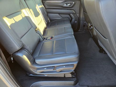 Used 2024 Chevrolet Suburban LT image 15
