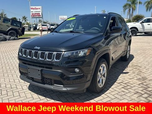 Certified 2025 Jeep Compass Latitude AWD/4WD image 2