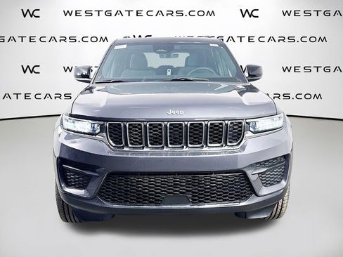 New 2025 Jeep Grand Cherokee Laredo w/ Luxury Tech Group I image 4