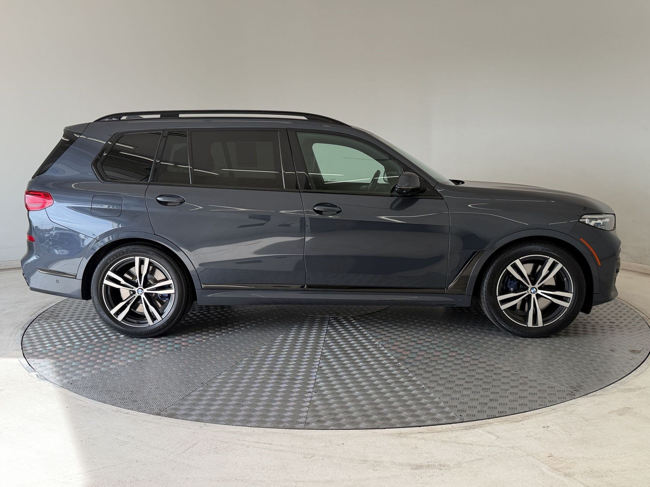 Used 2021 BMW X7 M50i w/ Executive Package AWD/4WD image 8