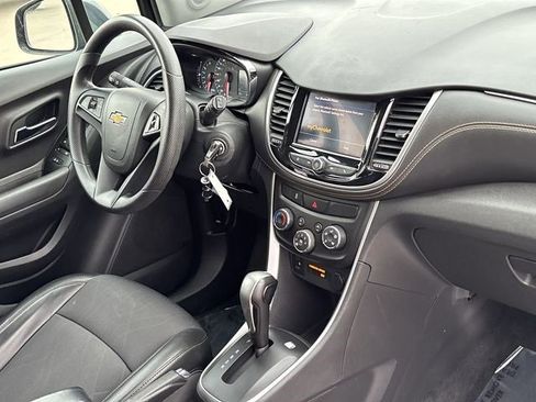 Used 2021 Chevrolet Trax LT image 30